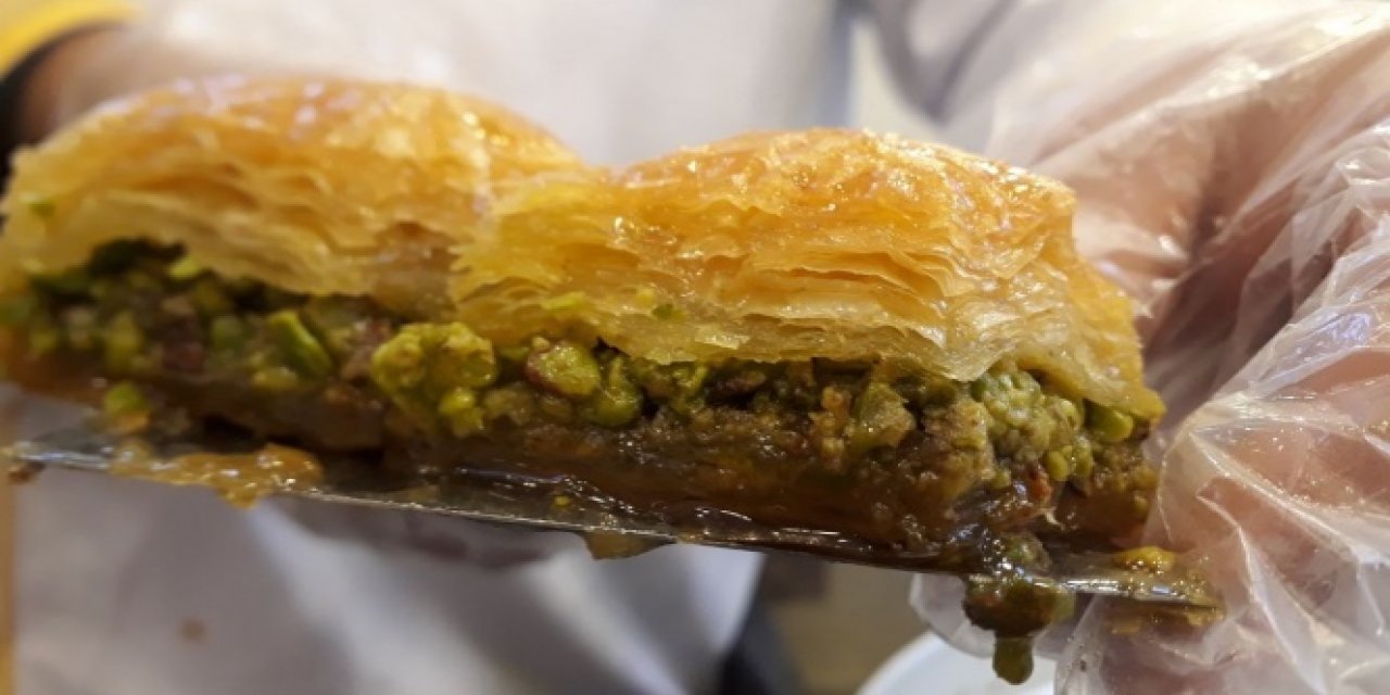 Yediğiniz Baklava Sizi Zehirleyebilir ve de Hasta edebilir Ustası İyi Baklavanın Sırlarını Anlattı