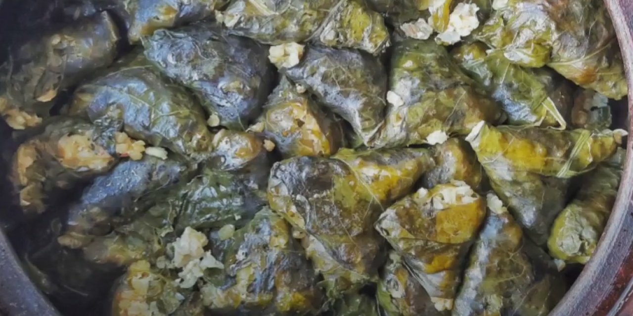 Dolma Severlerin asla vazgeçemeyeceği bir lezzet Güveçte İlibada Dolması tarifi