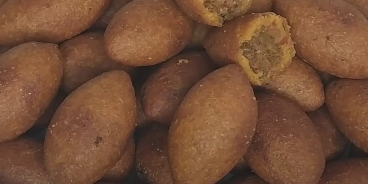 Bilinenden daha lezzetli asla dağılmayan ve de çatlamayan Mardin içli köftesi - IROK tarifi