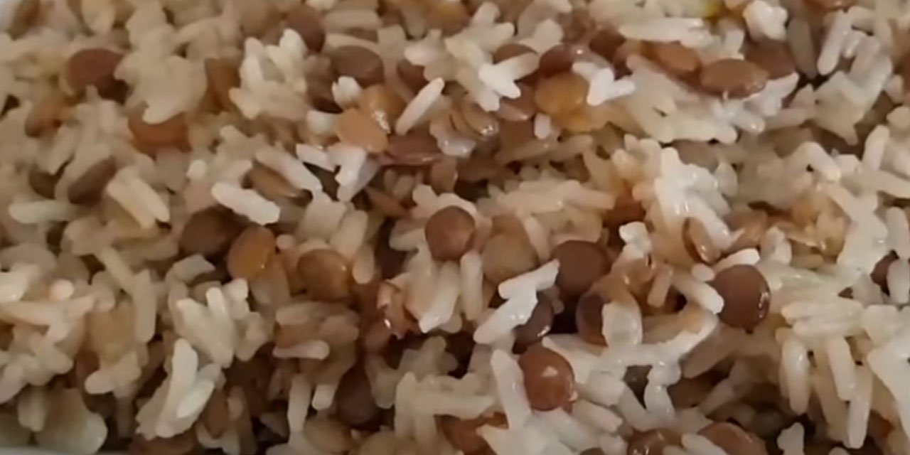 Bugün Ne Pişirsem Diyenlere Enfes Yeşil Mercimekli Mücendra Pilavı Tarifi