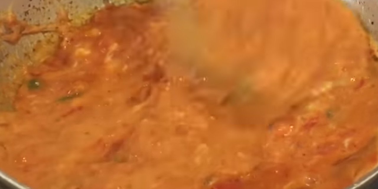 Orijinal Çakallı Menemen Nasıl yapılır? İşin ustasından gizli tarif sırrıyla çakallı menemen tarifi