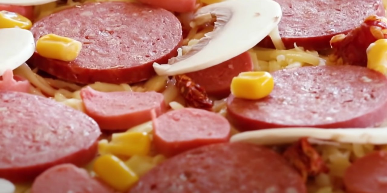 Çocuklarınızı Mutlu Edecek Bir Tarifle Baş Başa Bırakıyoruz En Kolayından Tavada Pizza Tarifi