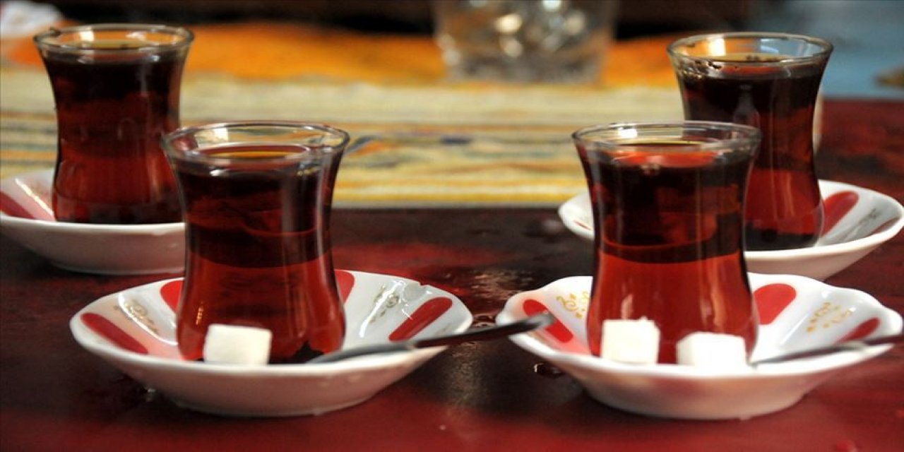 Günlük 1 Bardak İçilen Siyah Say Vücuda Ne Yapıyor? Bilim Çayla İlgili Gizemi Çözdü