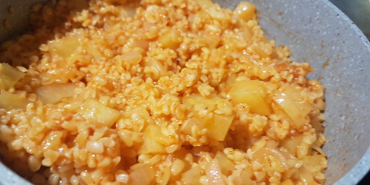 Sebzelerle Bulgur Pilavını Lezzetlendirin Bu Tarifle Tane Tane Oluyor Ve Hayran bırakıyor