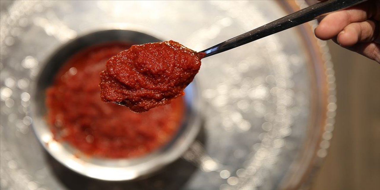 Salçanın Küflenmesini Önlemek için 1 Damla Damlatın Yetiyor