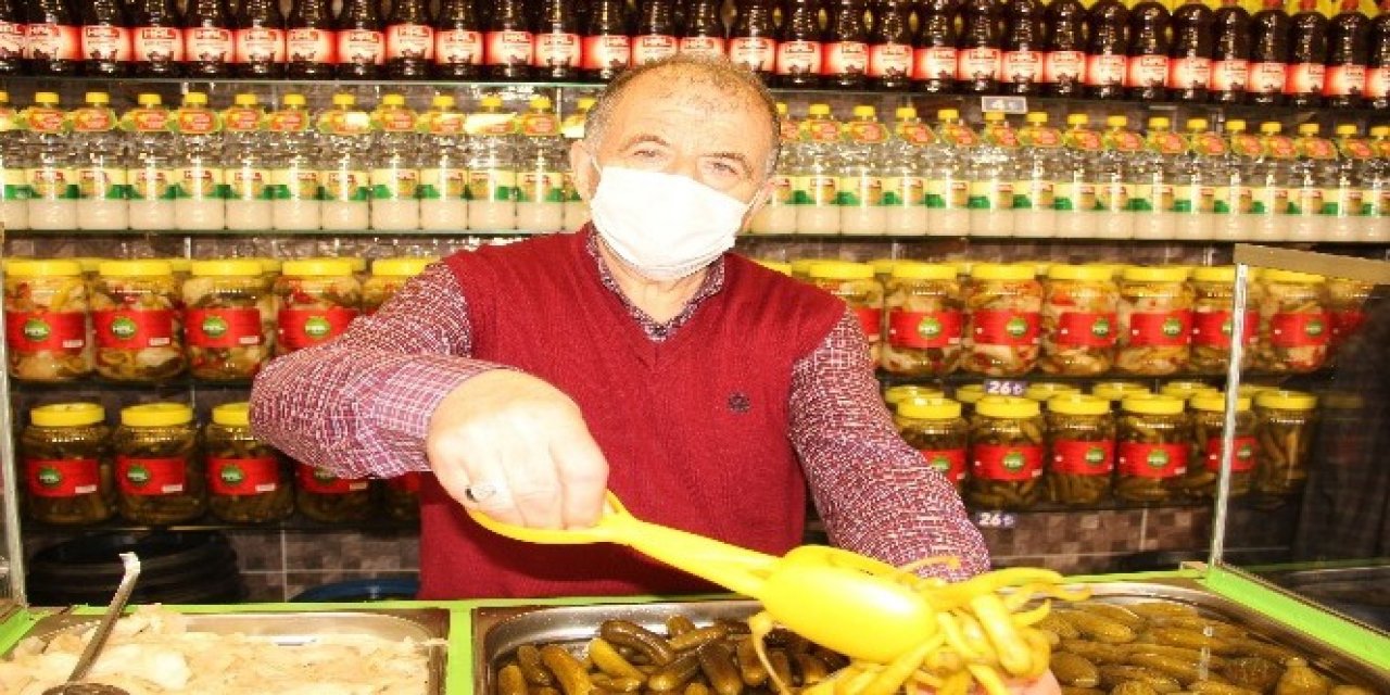 60 yıllık turşucu Tevfik Tutan gerçek turşu nasıl kurulur sırrını açıkladı