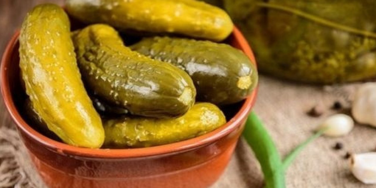 Kıtır Kıtır hiç yumuşamayan salatalık turşusu tarifi
