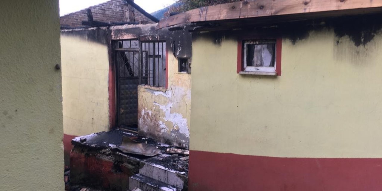 Kastamonu'da Jel İle Soba Yakmak İsteyen Şahıs, Evini De Kendisini De Yaktı