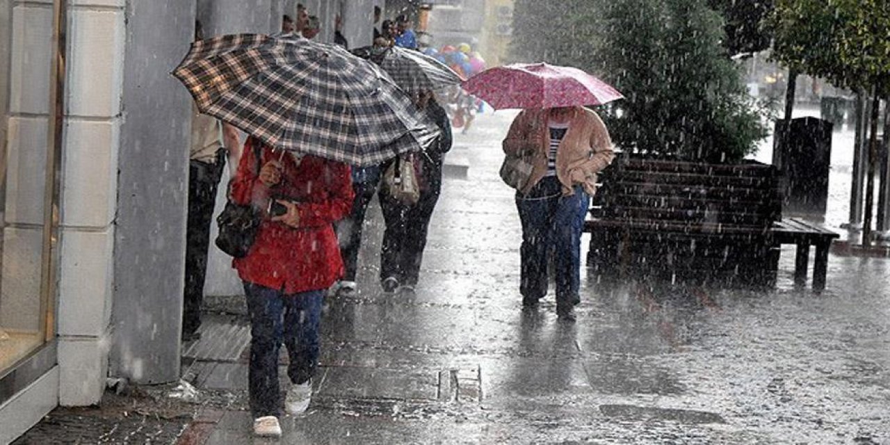 İzmir’de Şiddetli Fırtına Kabusu Yaşattı. Bölgeden İlk bilgiler