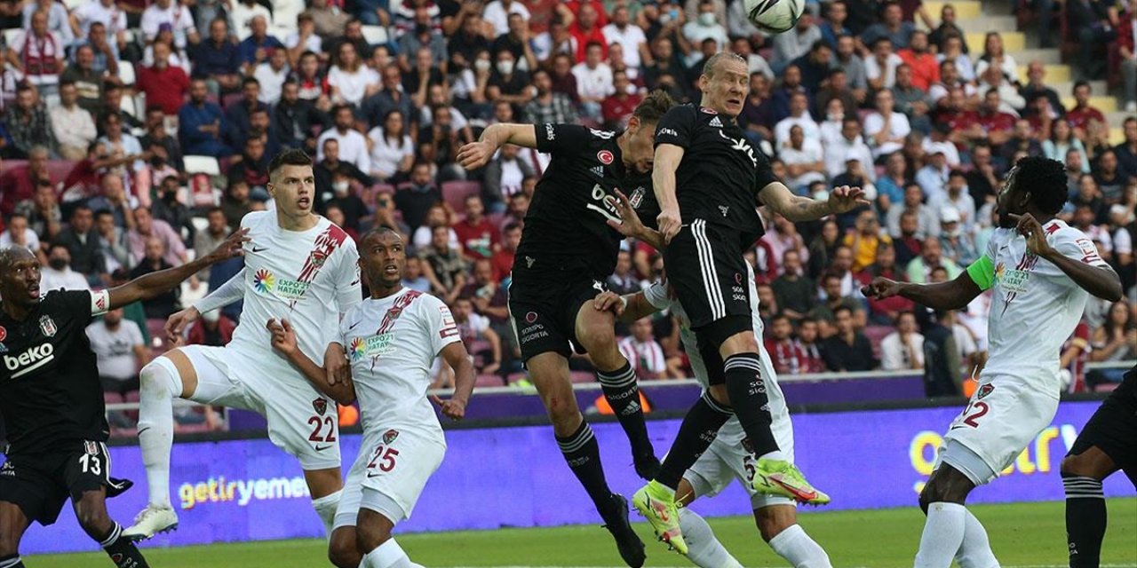 Beşiktaş Taraftarı yıkıldı Hatay Deplasmanında Yenilgiye Uğradılar