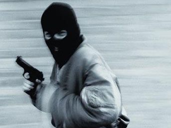 Paris’te Dünyaca Ünlü Aksesuar Markası Mağazasına Silahlı Soygun