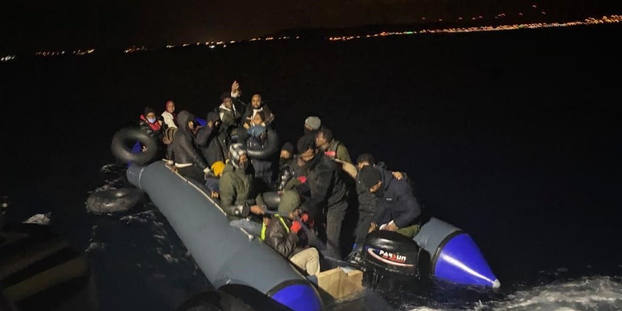 İzmir'in Çeşme İlçesinde 34 Düzensiz Göçmen Kurtarıldı