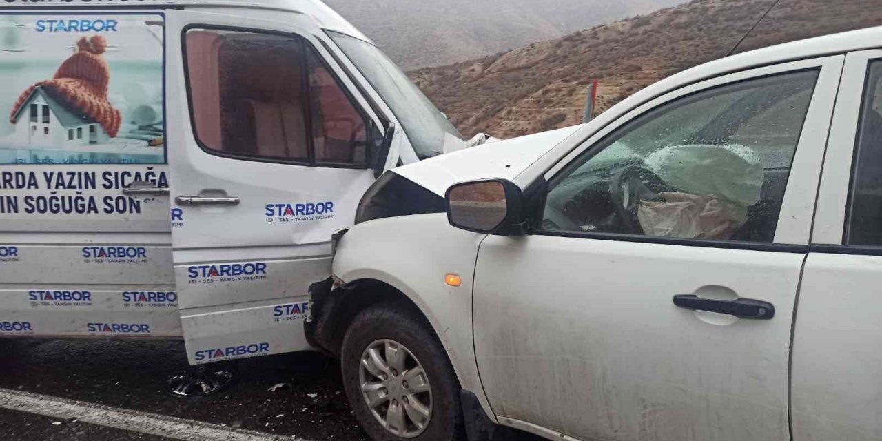 Batman'ın Gercüş ilçesinde Trafik Kazası: 4 Yaralı