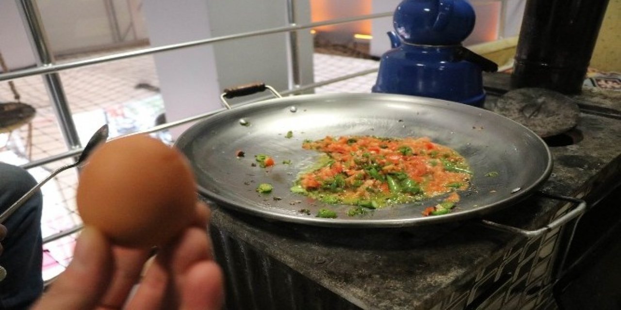 Menemeni Daha Lezzetli Hale Getiriyormuş! Yumurtayı kırmadan hemen önce..
