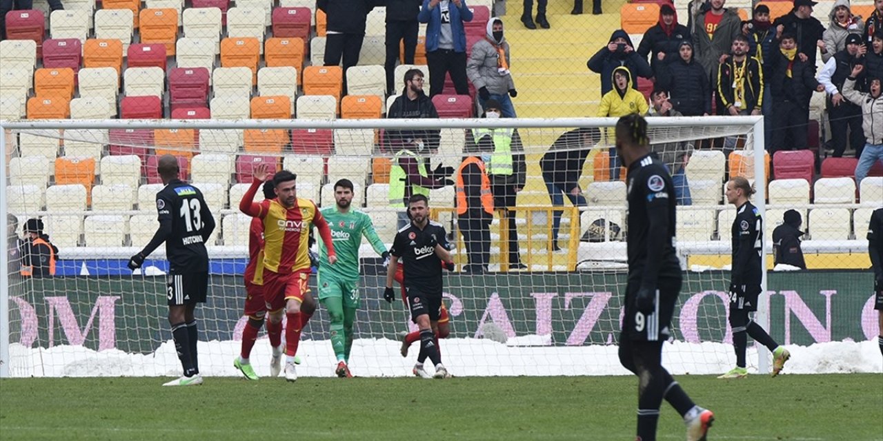 Beşiktaş'ın Deplasmandaki Puan Kaybı Sürüyor