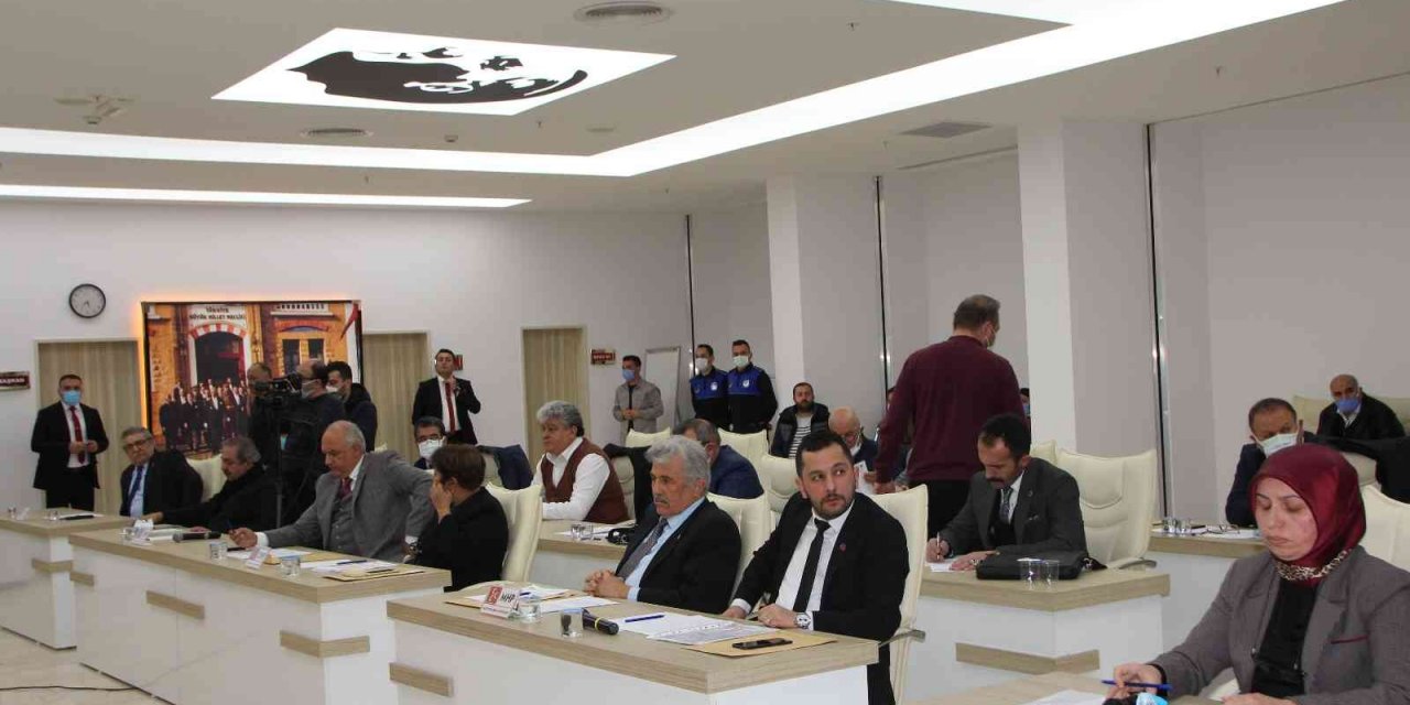 Bilecik'te İyi Parti ile AKP arasında ’üç Maymun’ krizi