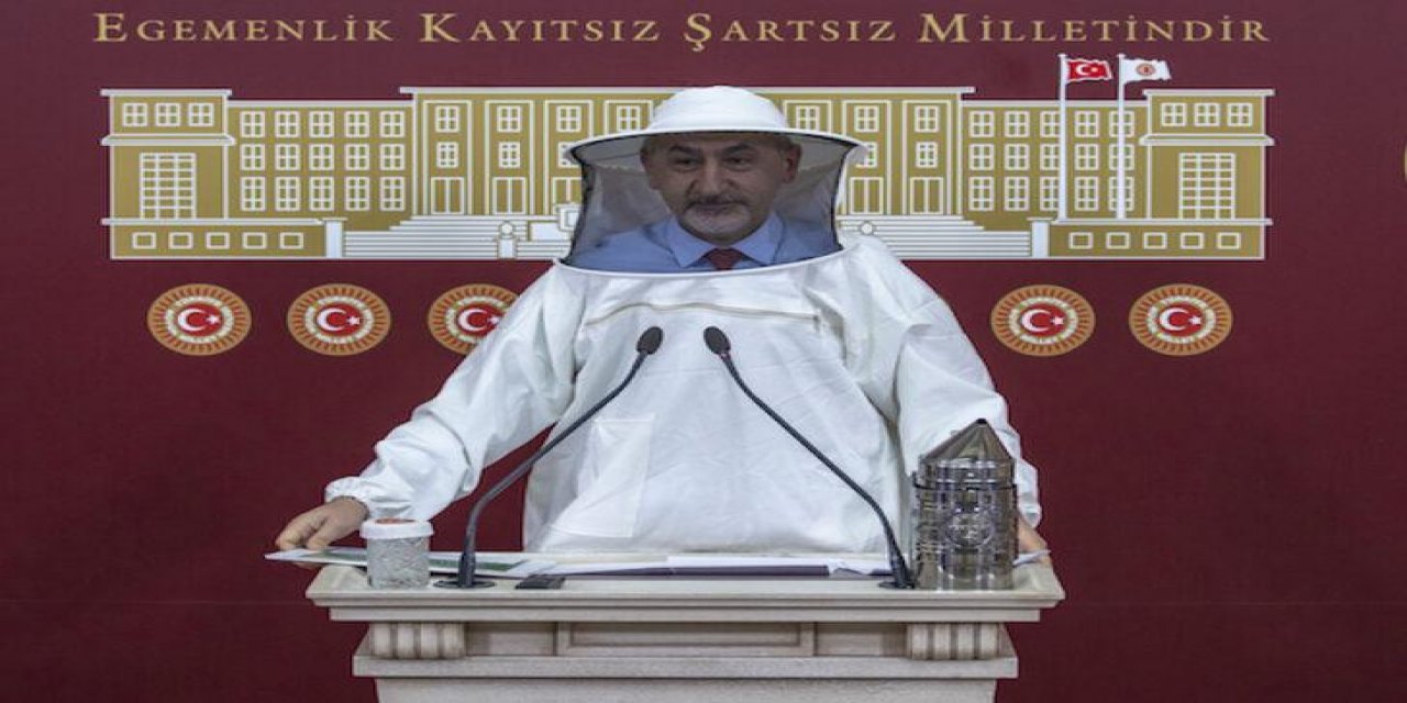 Chp’li Adıgüzel Arıcı Kıyafetiyle Sahte Bal Siteminde Bulundu