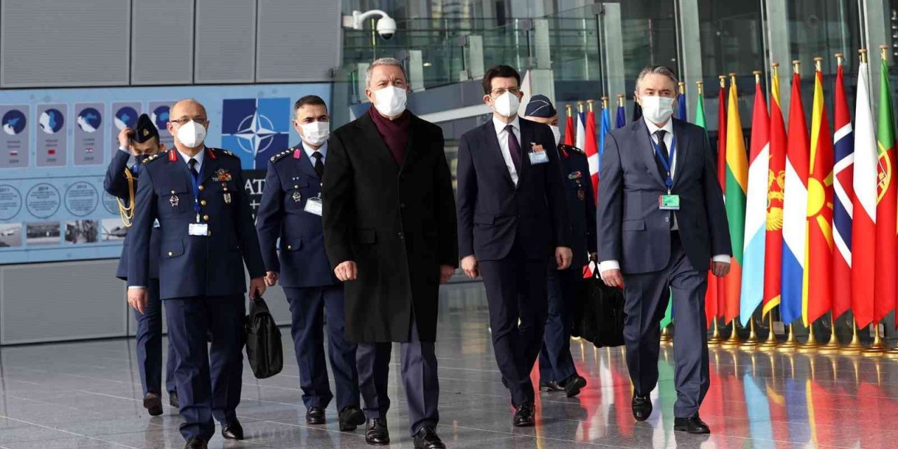 Türkiye Milli Savunma Bakanı Akar, Almanya’da temaslarda bulunuyor