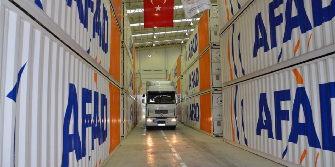 Türkiye Ukrayna'ya 5 Tır İnsani Yardım Gönderme Kararı Aldı