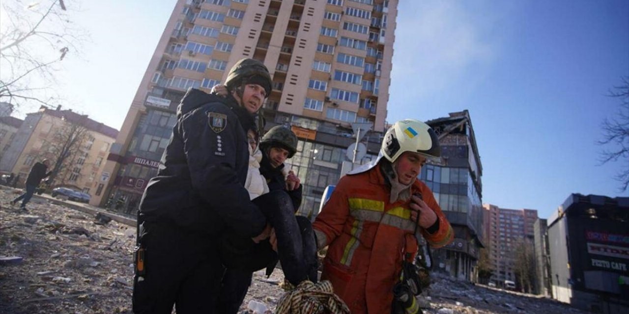 Ukrayna'nın Başkenti Kiev Gece Boyunca Rusya'nın Saldırılarına Sahne Oldu