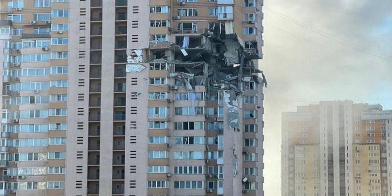 Rusya'nın Saldırılarının son hedefi, Kiev’de Sivillerin yaşadığı Binaya Bomba