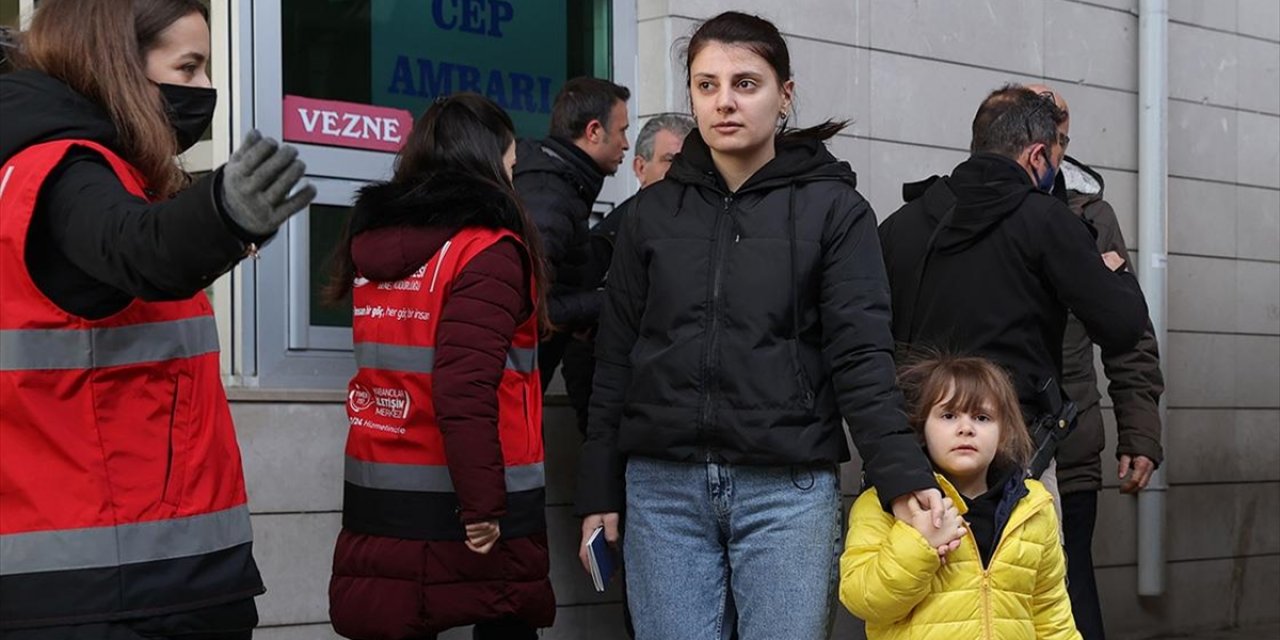 Ukrayna'dan Tahliye Edilen İlk Kırım Tatar Türkleri Türkiye'ye Geldiler