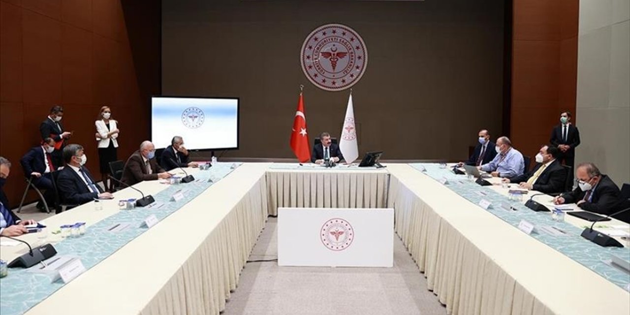 Kısıtlamalar Türkiye'de Kalkacak mı? Koronavirüs Bilim Kurulu Yarın Toplanacak