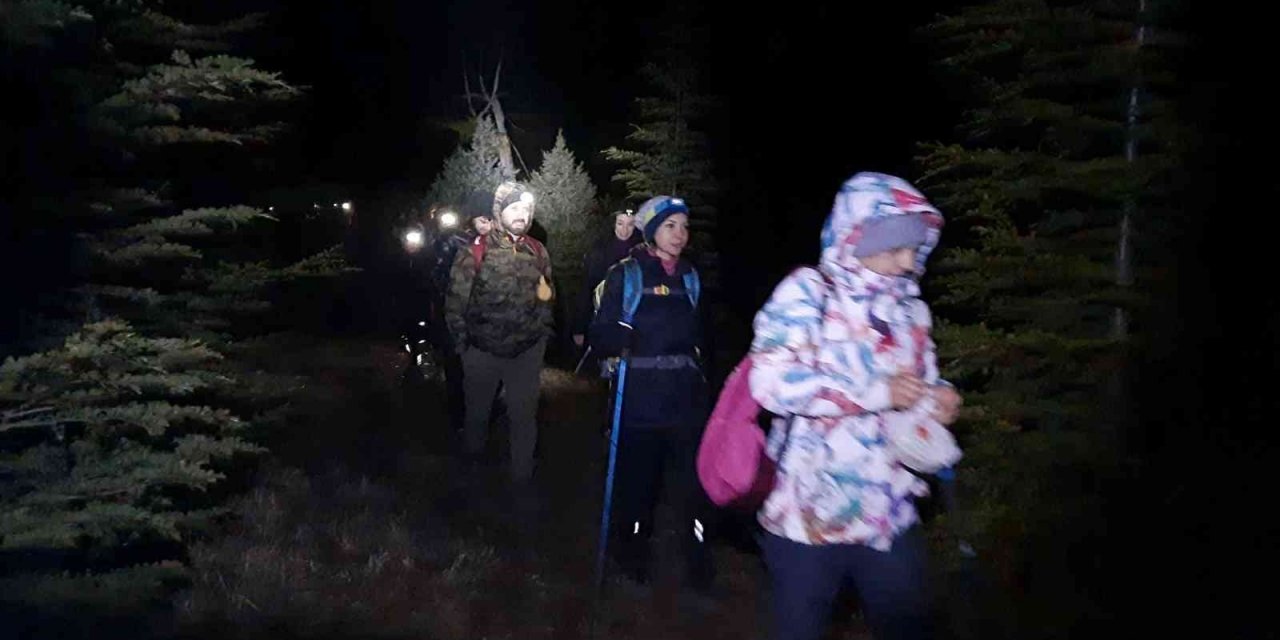 Eskişehir'de Doğa Tutkunları Gece Yürüyüşünde Rüya Gibi Bir Gece Yaşadılar