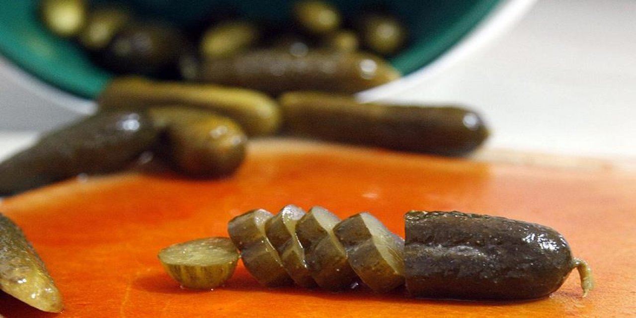 Turşu yediğiniz gün bu besinden sakın tüketmeyin yoksa kendinizi zehirlersiniz