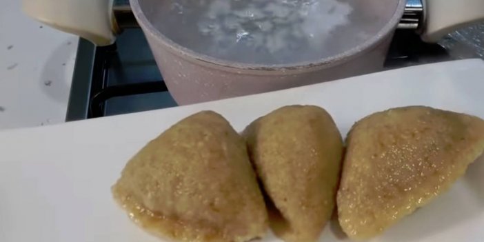 Dağılmayan ve İçi Çok Daha İyi Pişmiş İçli Köfte Yapmanın Püf Noktası