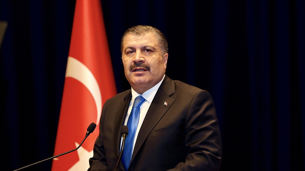 Sağlık Bakanı Koca Bilim Kurulu Toplantısının Ertelendiğini Açıkladı