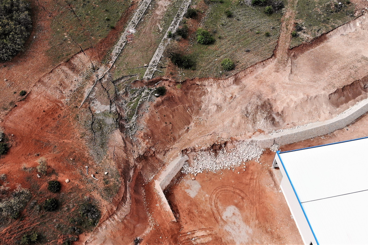 Tokat OSB'de son dakika. Bölgede heyelan oluştu
