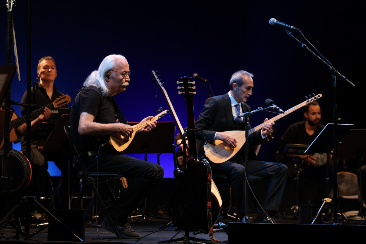 Cahit Berkay ve Cengiz Özkan'dan muhteşem konser