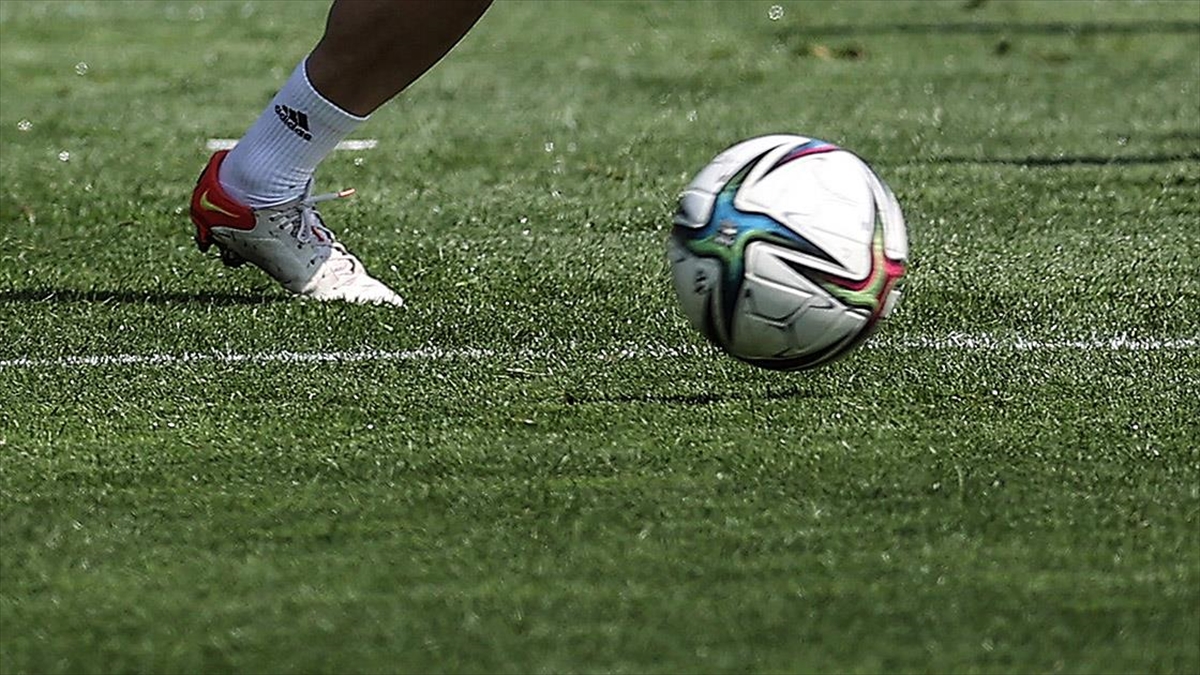 Beşiktaş, 5 yeni genç oyuncuyla sözleşme imzaladı