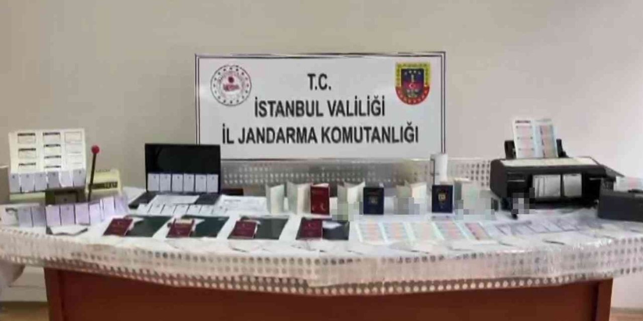 Jandarmadan Avcılar'da Sahte Pasaport Basan Şüpheliye Suçüstü