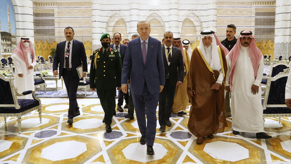 Cumhurbaşkanı Erdoğan, Suudi Arabistan temaslarına başladı