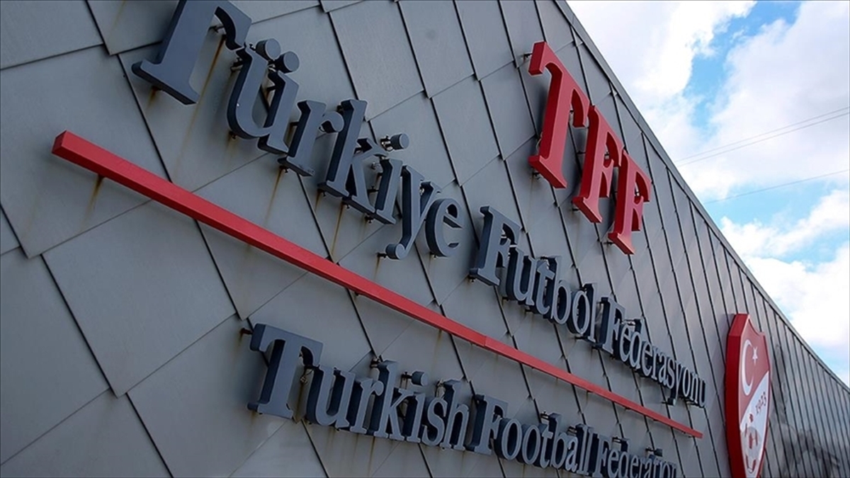 Pfdk'den Çaykur Rizesporlu Fabricio Baiano Ve Fatih Karagümrüklü Jimmy Durmaz'a Ceza kesti