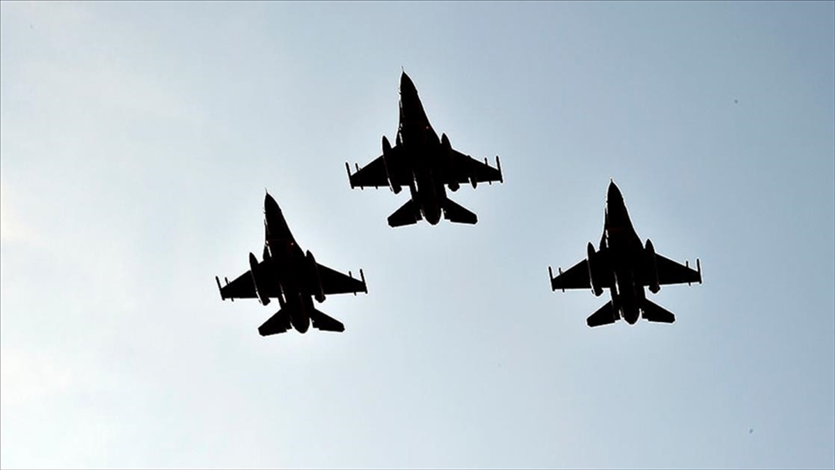 Yunanistan'ın Çirkin Provokasyonuna Türk Jetleri Anında Karşılık Verdi