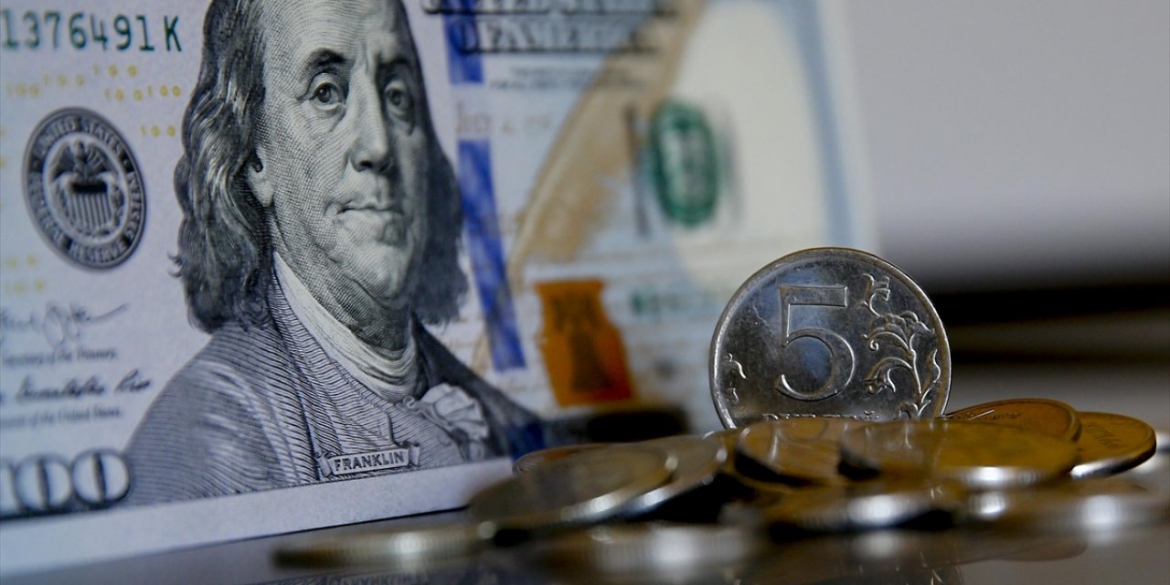 Rusya, Dolar'ı Euro'ya Tercih Etti, Ödemelerini Artık Dolar Cinsinden Gerçekleştirecek