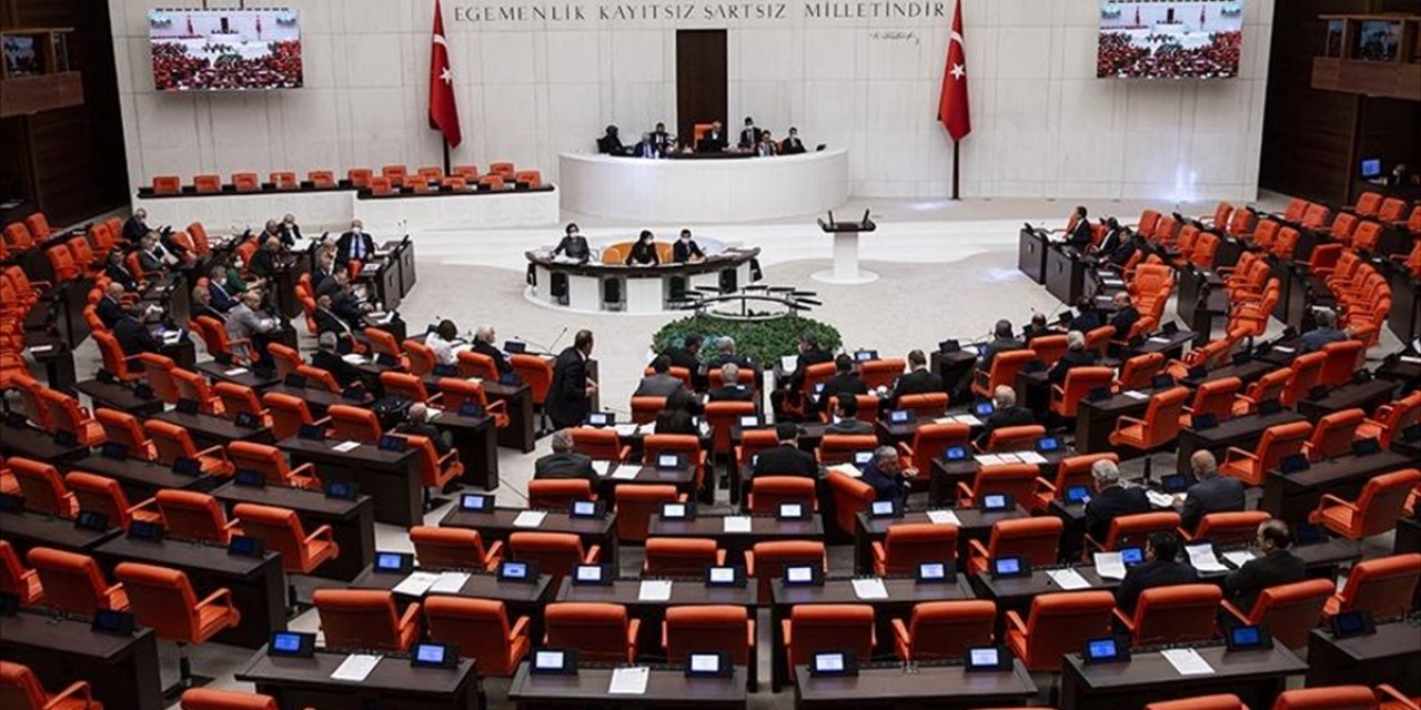 CHP ve HDP'li vekillerin dokunulmazlık dosyaları meclise sevk edildi