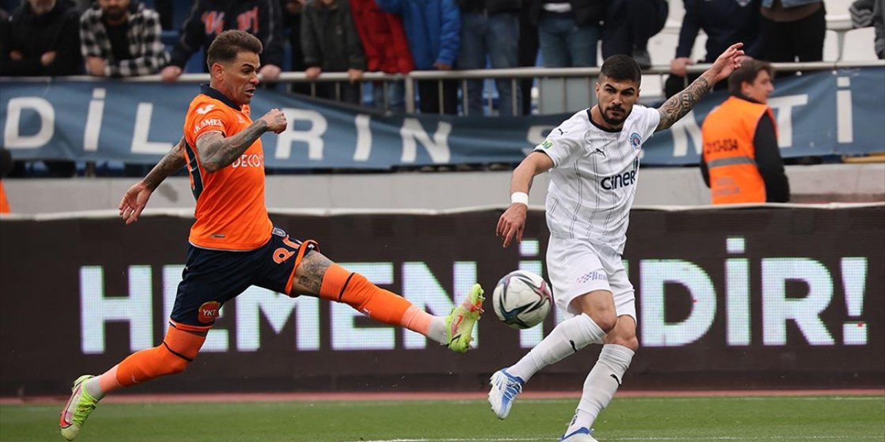 Medipol Başakşehir, Kasımpaşa'yı 3-2 Mağlup Etti, Yenilmezlik Serisini Yükseltti