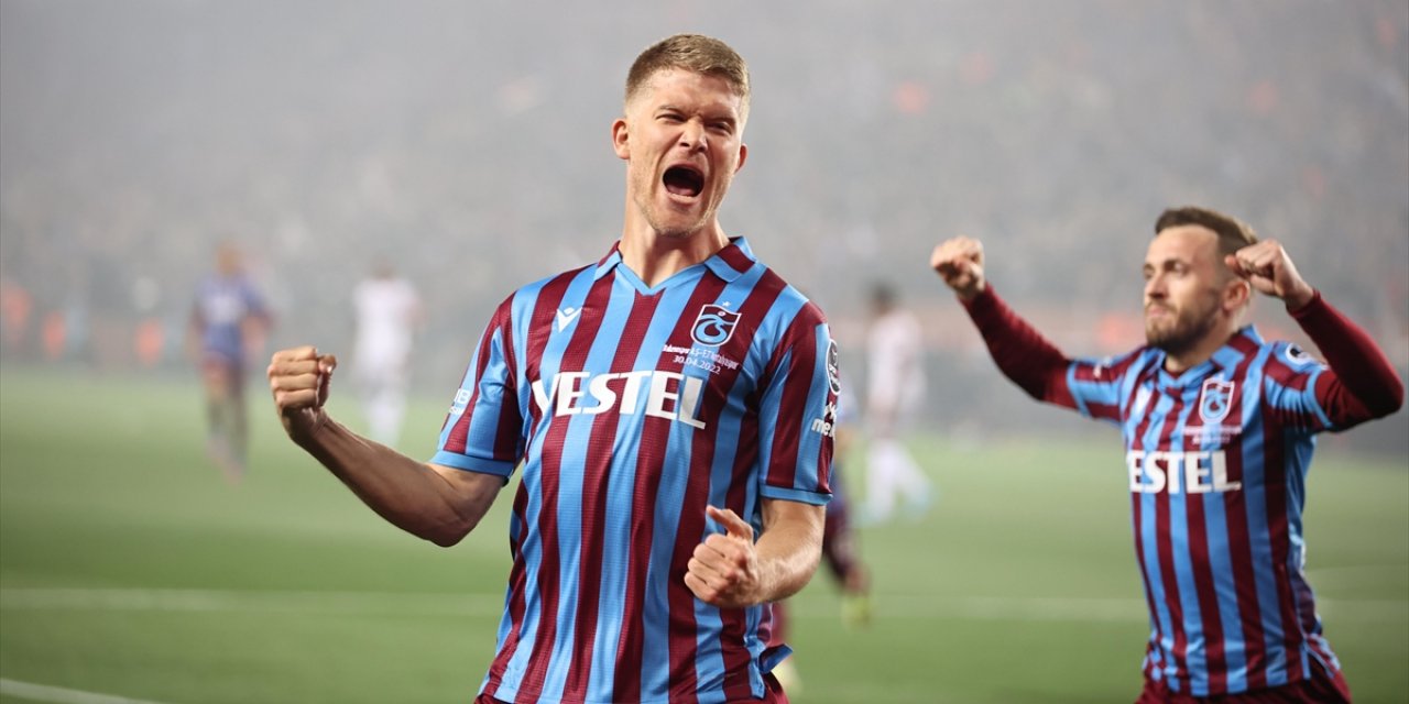 Süper Lig'in 35. Haftasında Trabzonspor Şampiyonluğunu İlan Etti