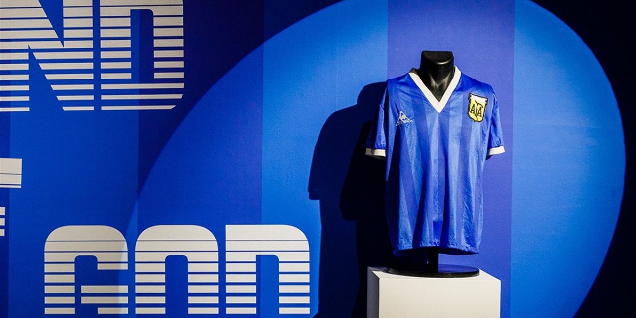 Maradona'nın 1986 Dünya Kupası'nda Giydiği Forma Dudak Uçuklatan Fiyata Satıldı