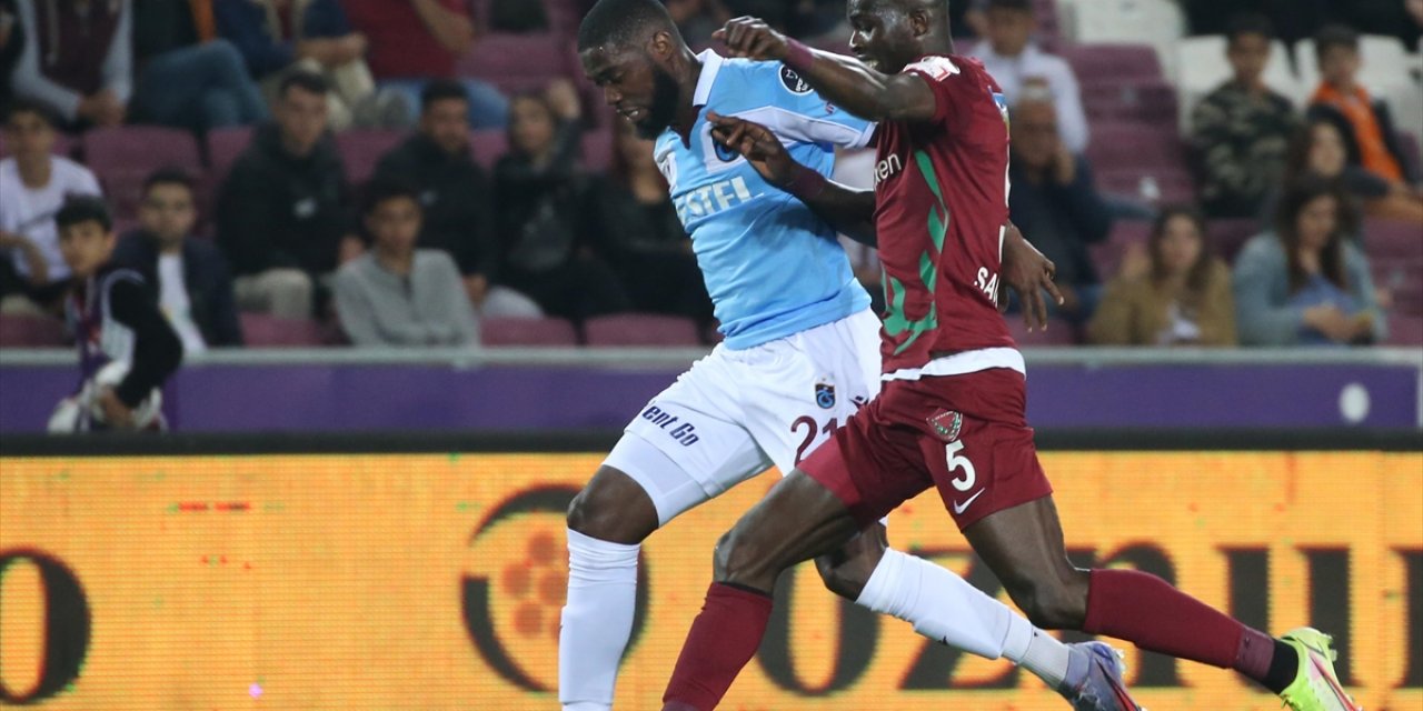 Şampiyon Trabzonspor Sahadan Buruk Ayrıldı