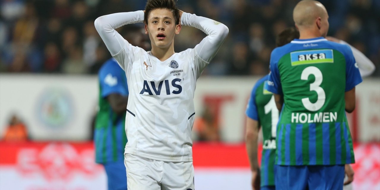 Fenerbahçe, İki Önemli Oyuncusunu Kaybetti