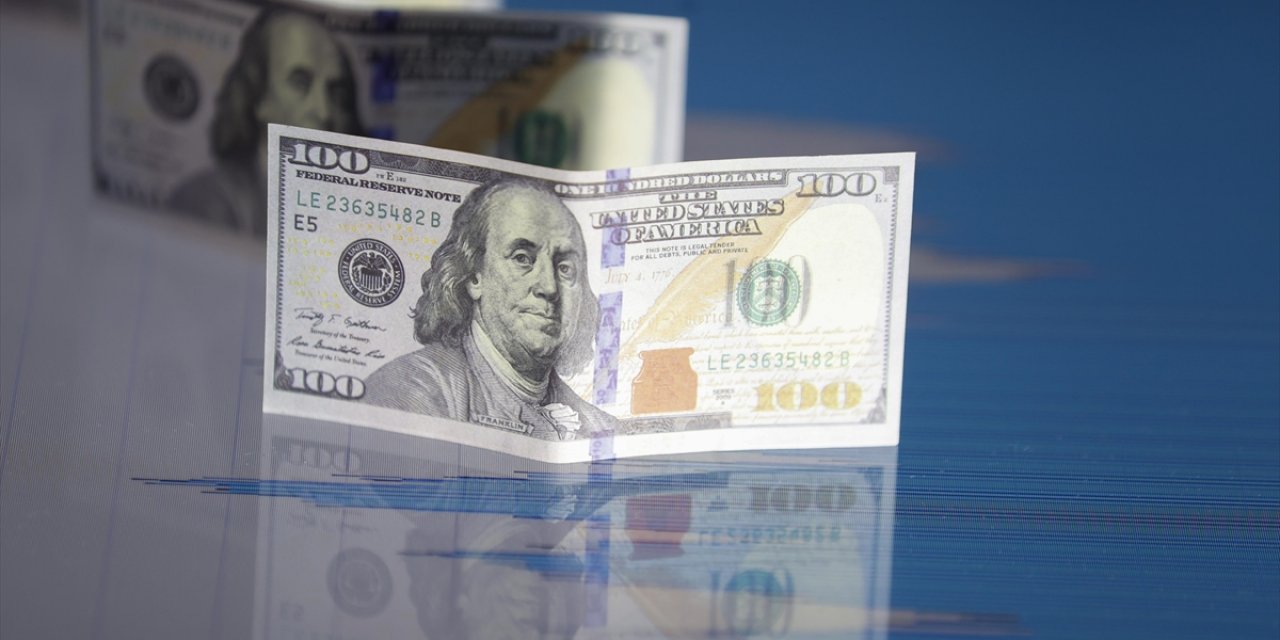Dolar Son 20 Yılın Zirvesini Gördü