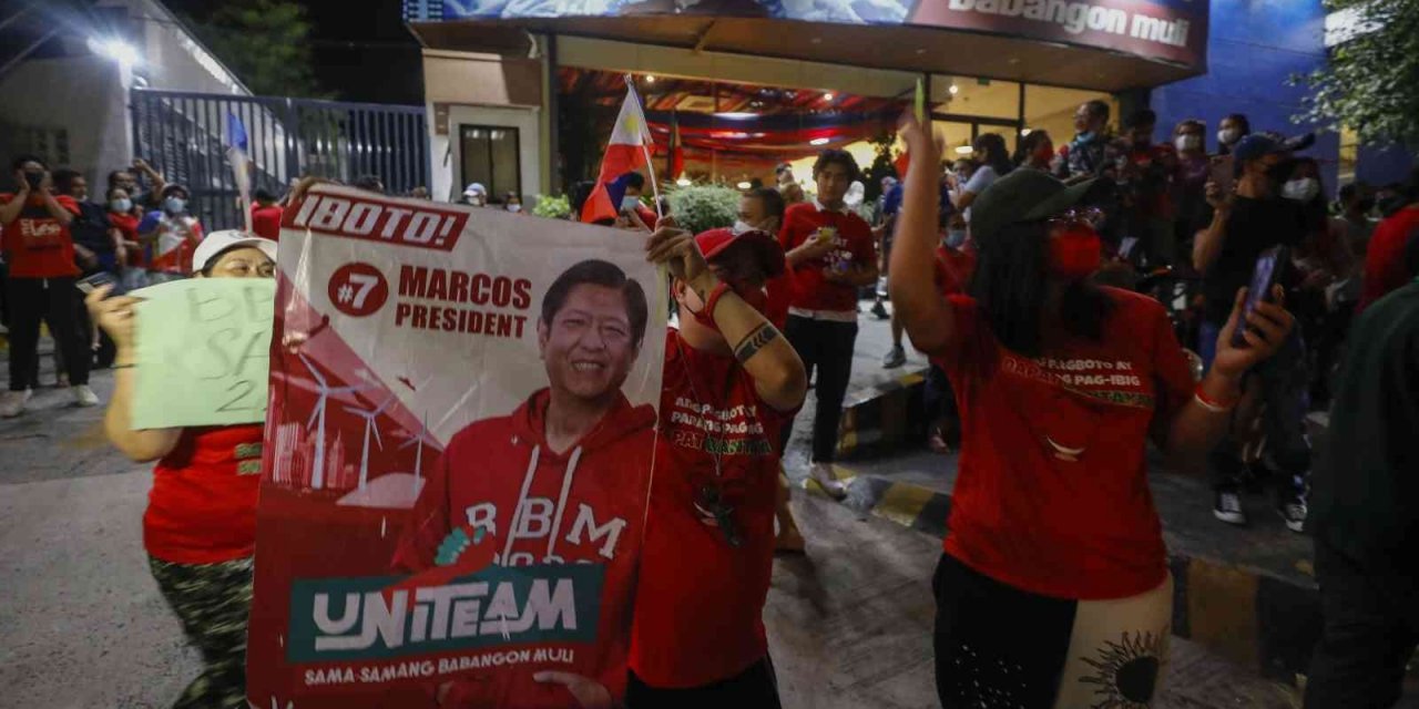 Filipinlerdeki Devlet Başkanlığı Seçimlerine 'Diktatörün Oğlu' Damga Vurdu