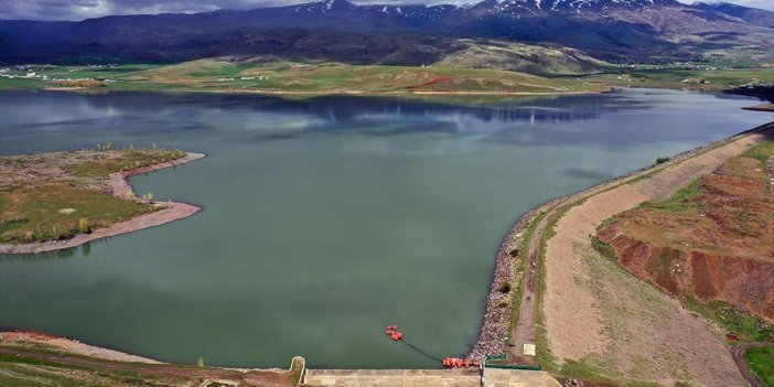 Ağrı'da Etkili Olan Yağmur ve Kar Yağışı Patnos Barajı'nı Besledi