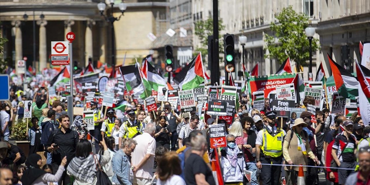 Londra Sokakları İsrail'in Filistin'i İşgali ve Gazeteci Ebu Akile İçin İnledi