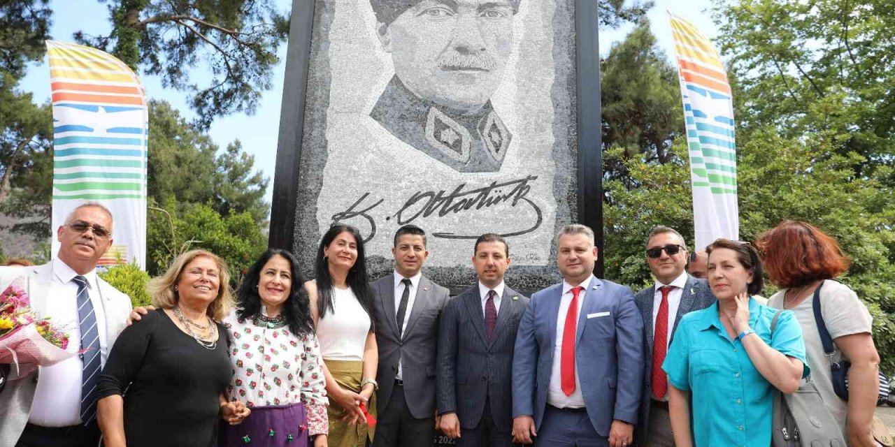 19 Mayıs'ın Yıl Dönümünde Özel 25 Bin Taştan Oluşan Atatürk Mozaik Anıtı